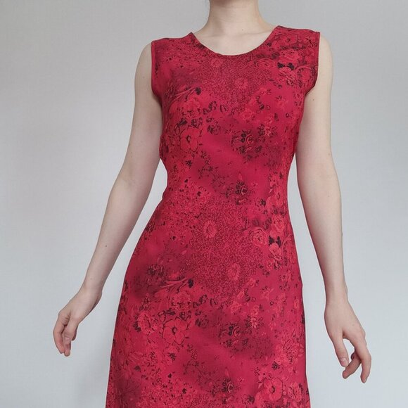 Vintage 90s romantic dainty red floral midi dress from Wardrobe Essentials - Picture 16 of 16